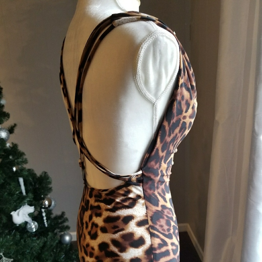 Animal print draped neck body hugging dress - Picture 5 of 7